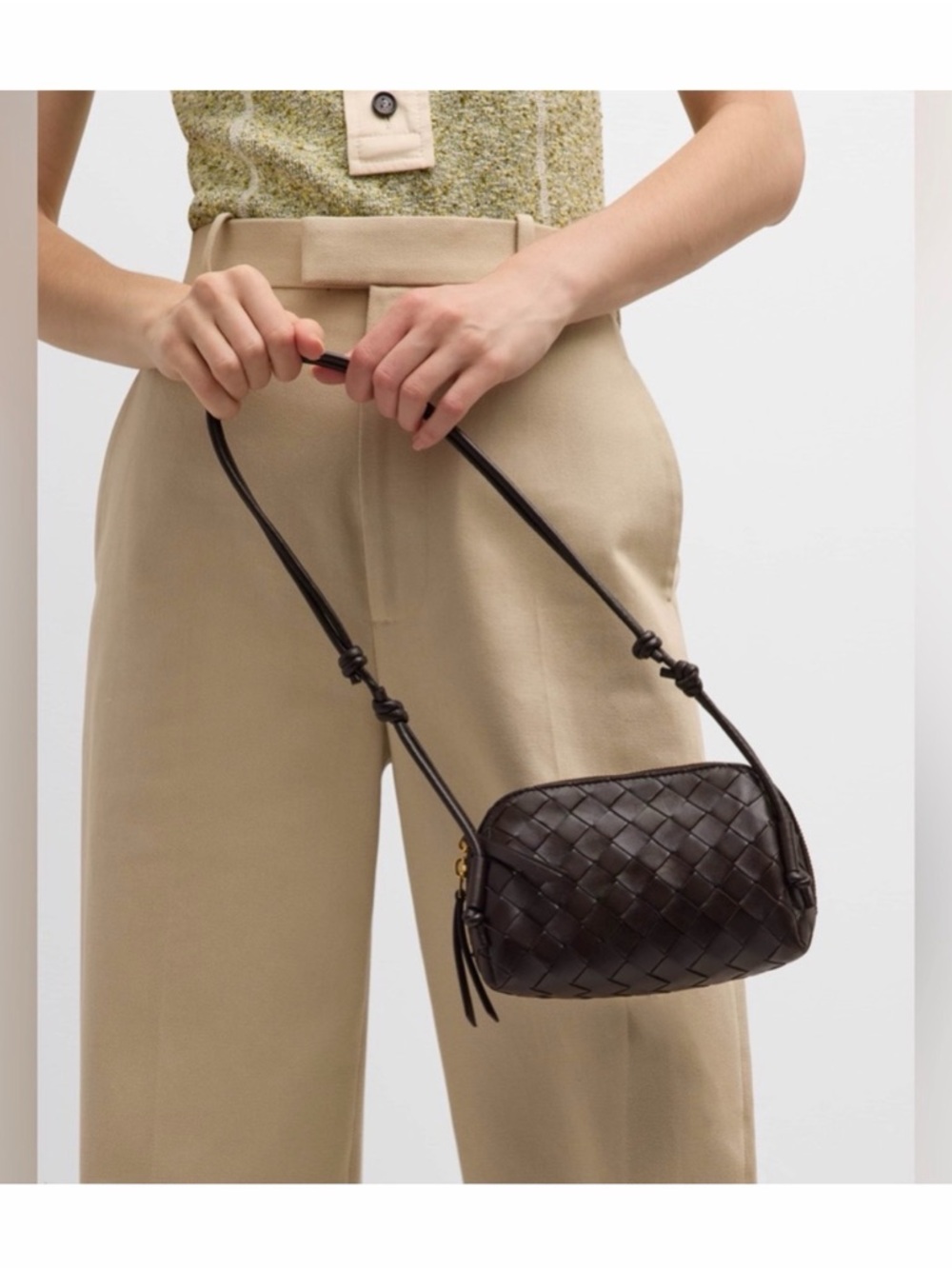 Bottega Veneta Intrecciato Nappa Leather Concert Pouch - Picture 2 of 12